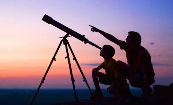 adaptadores para hacer fotos con el móvil a través del telescopio